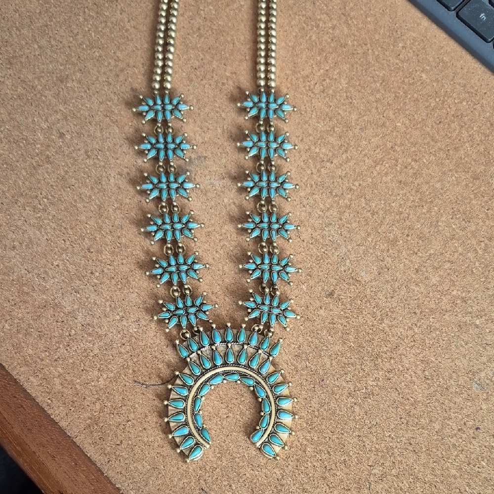 Lucky Brand Silver Tone and Turquoise Color Statement Necklace